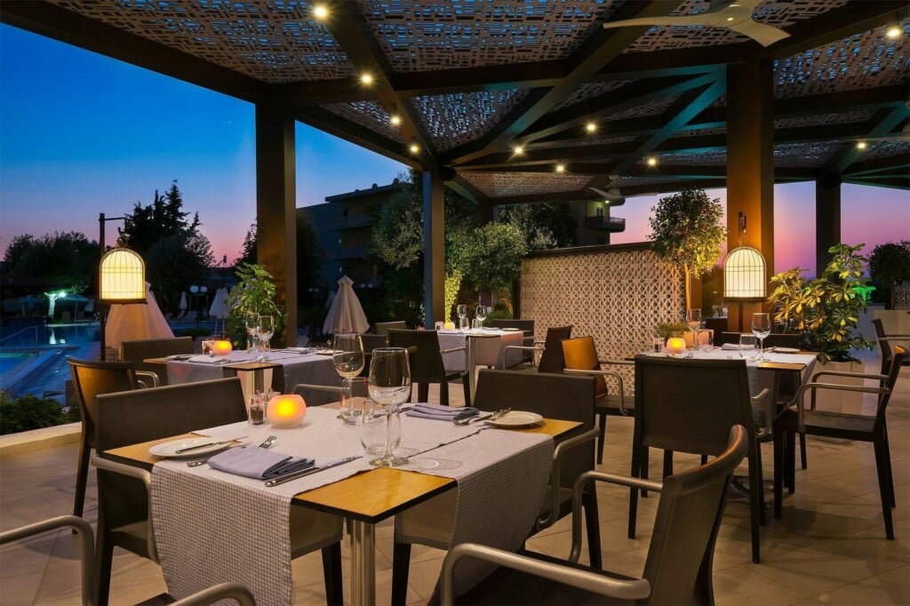 Aquamarine_a_la_carte_restaurant-1