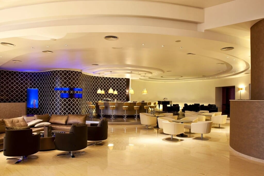 Lounge_Bar_a