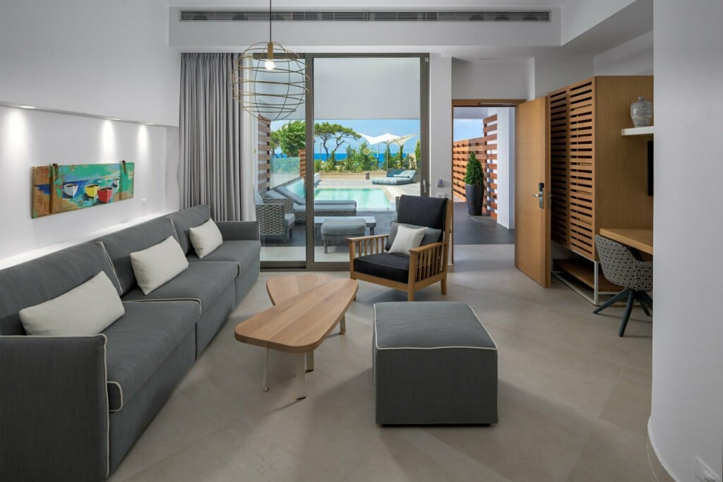 Superior-Suite-Livingroom-resized