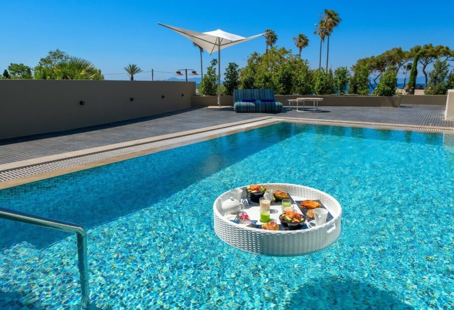 Superior Suite Heated Private Pool - Floating Basket | Adults Only (min 18+)