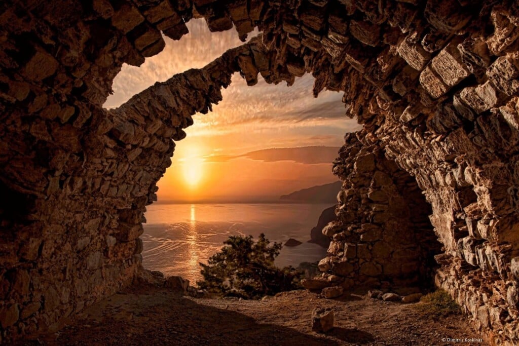 Rhodes_Island_Mnolithos_Castle