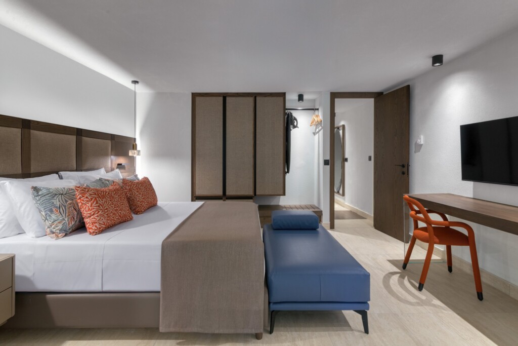 Maisonette_Side_Sea_View_Bedroom_upper_floor_b