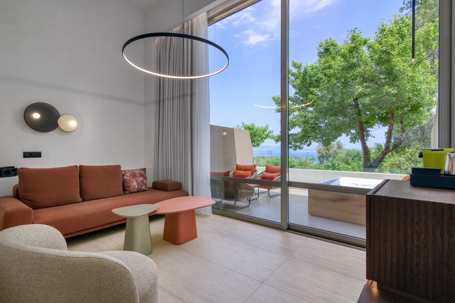 Maisonette_Side_Sea_View_livingroom