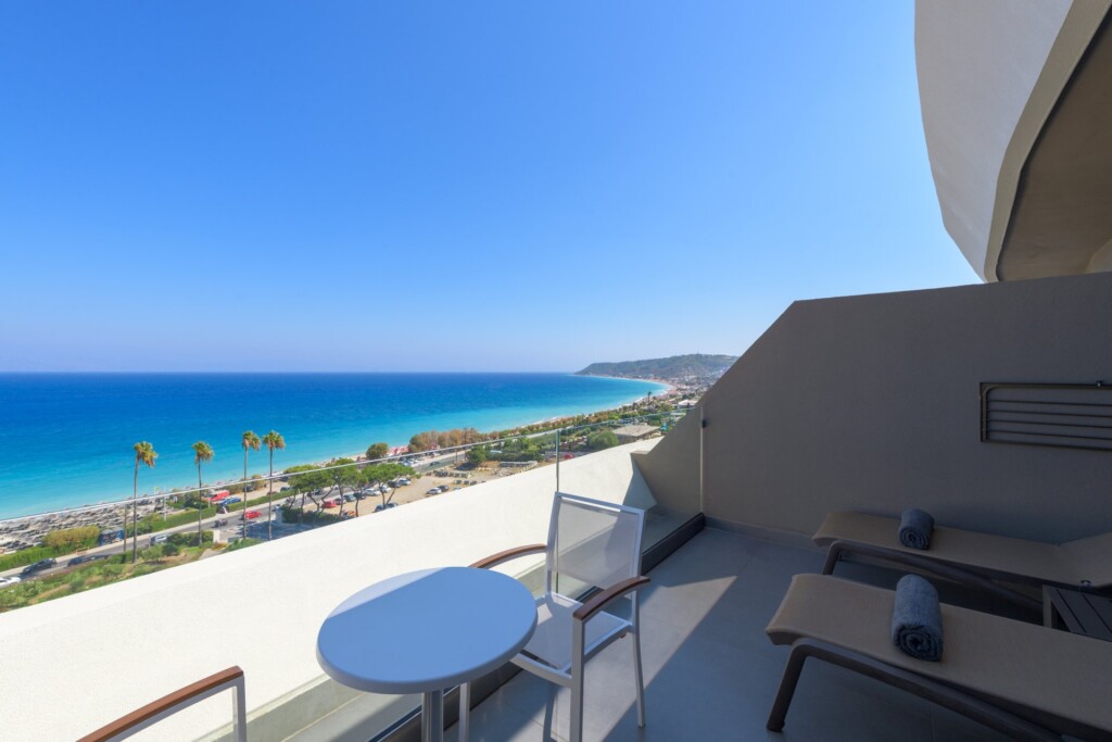 Premium_Double_Twin_Furnished-Balcony-Morning-View