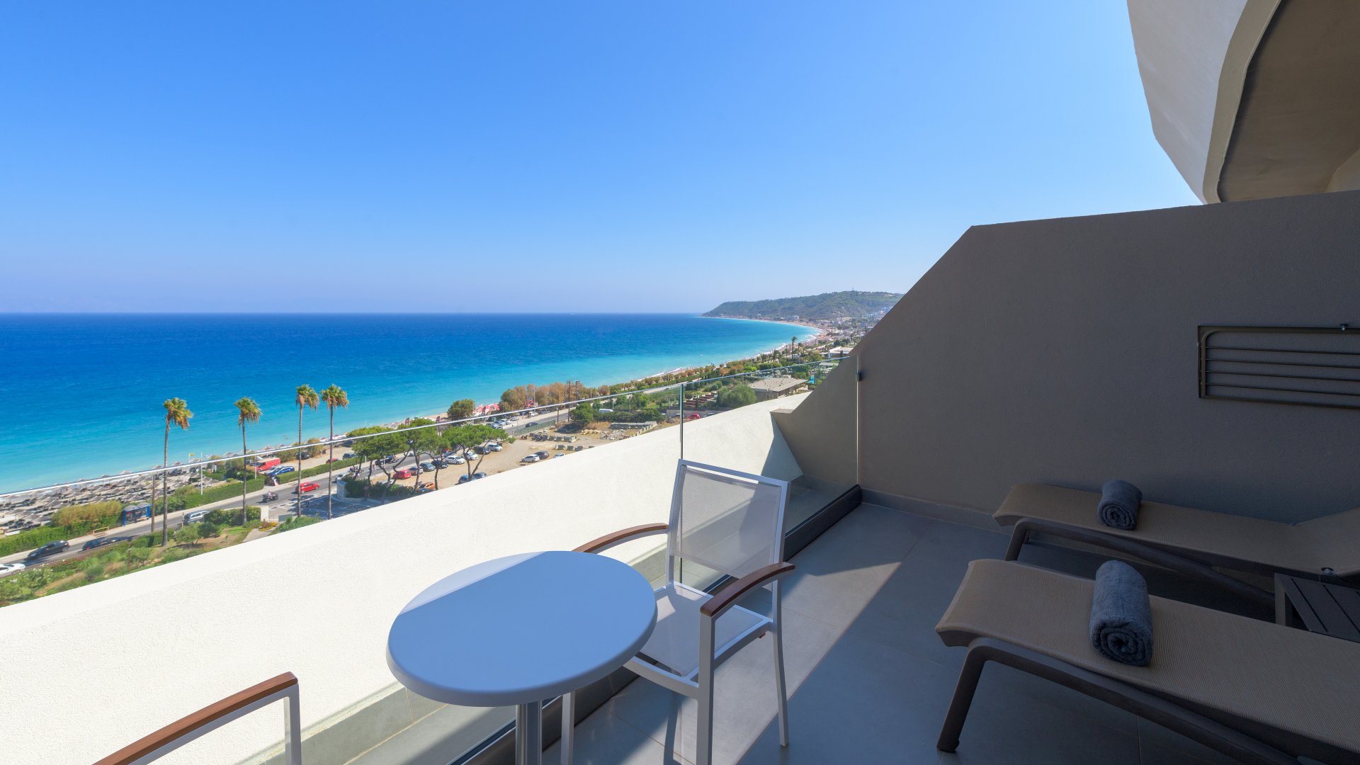 Premium_Double_Twin_Furnished-Balcony-Morning-View-drf