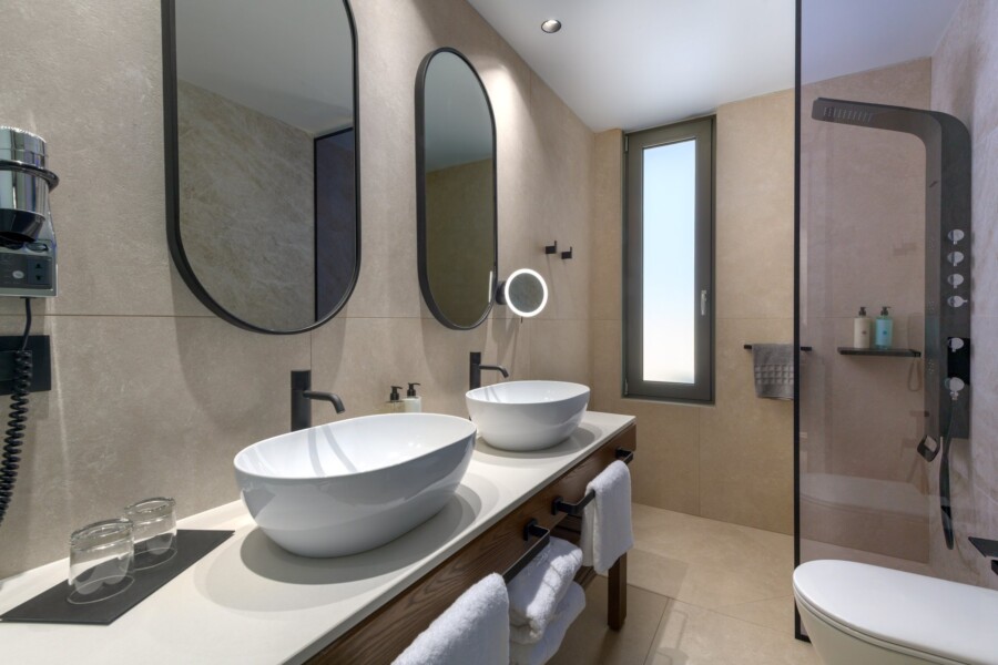 Premium Junior Suite Bathroom
