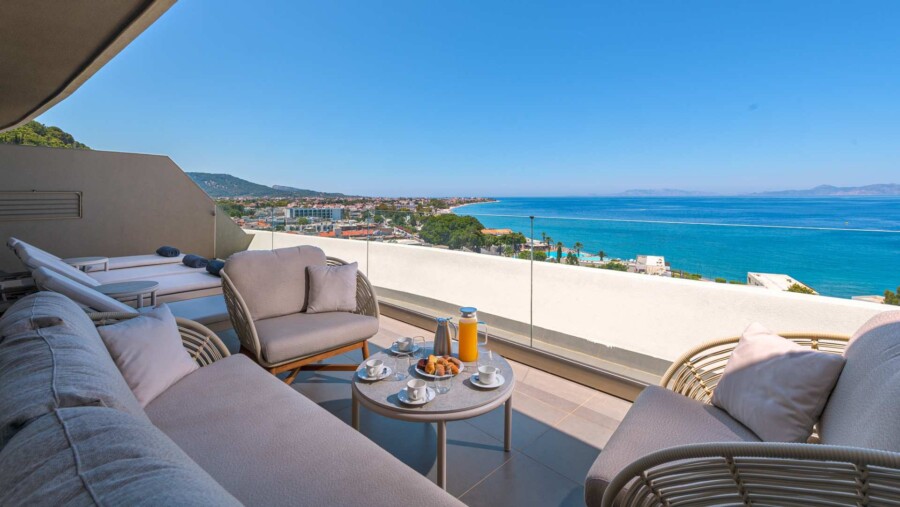 Premium Junior Suite Furnished Balcony