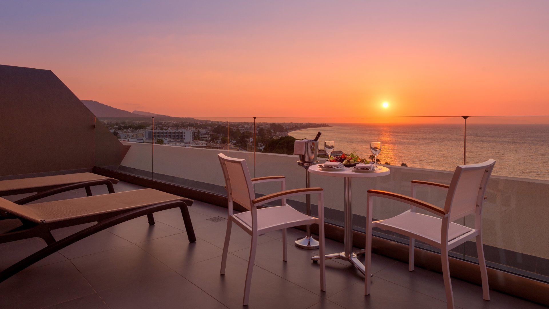 Premium_Suite_Furnished_Balcony-Sunset-view-1