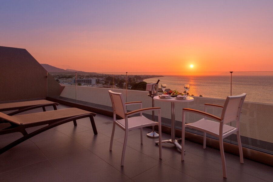 Premium_Suite_Furnished_Balcony-Sunset-view-1