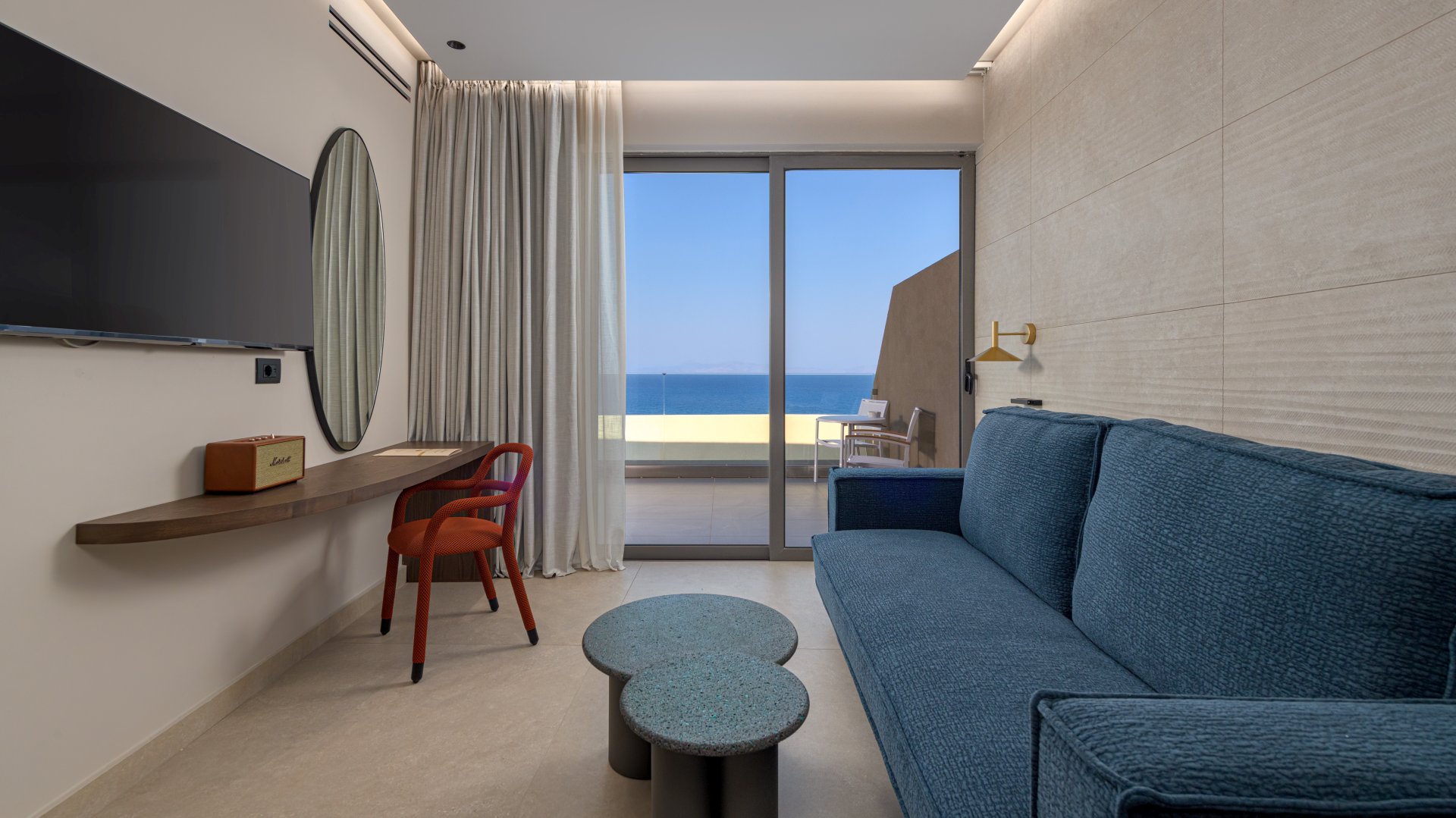 Premium_Suite_Livingroom-adrf